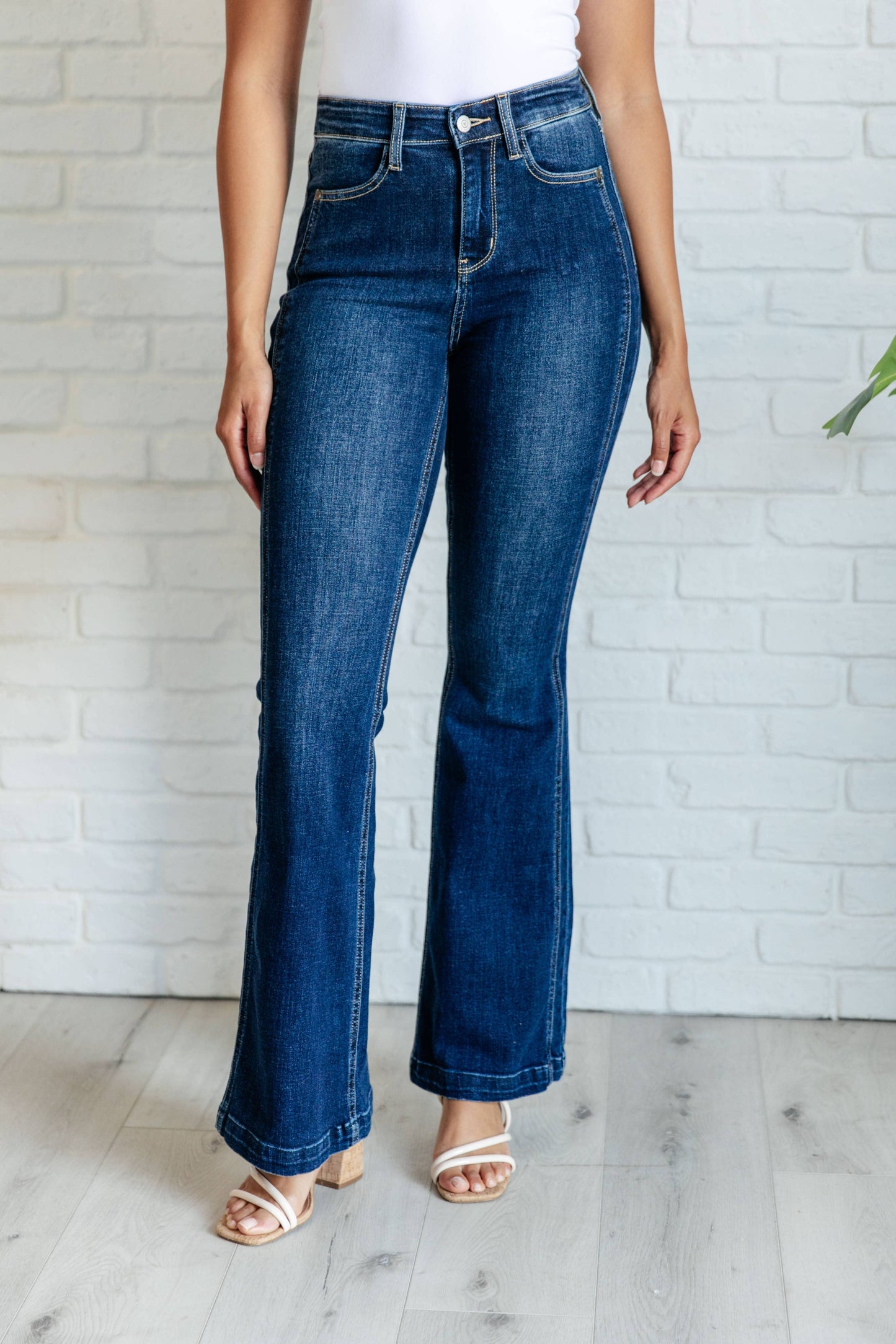 Judy Blue High Rise Side Seam Detail Flare Jeans: 13/31