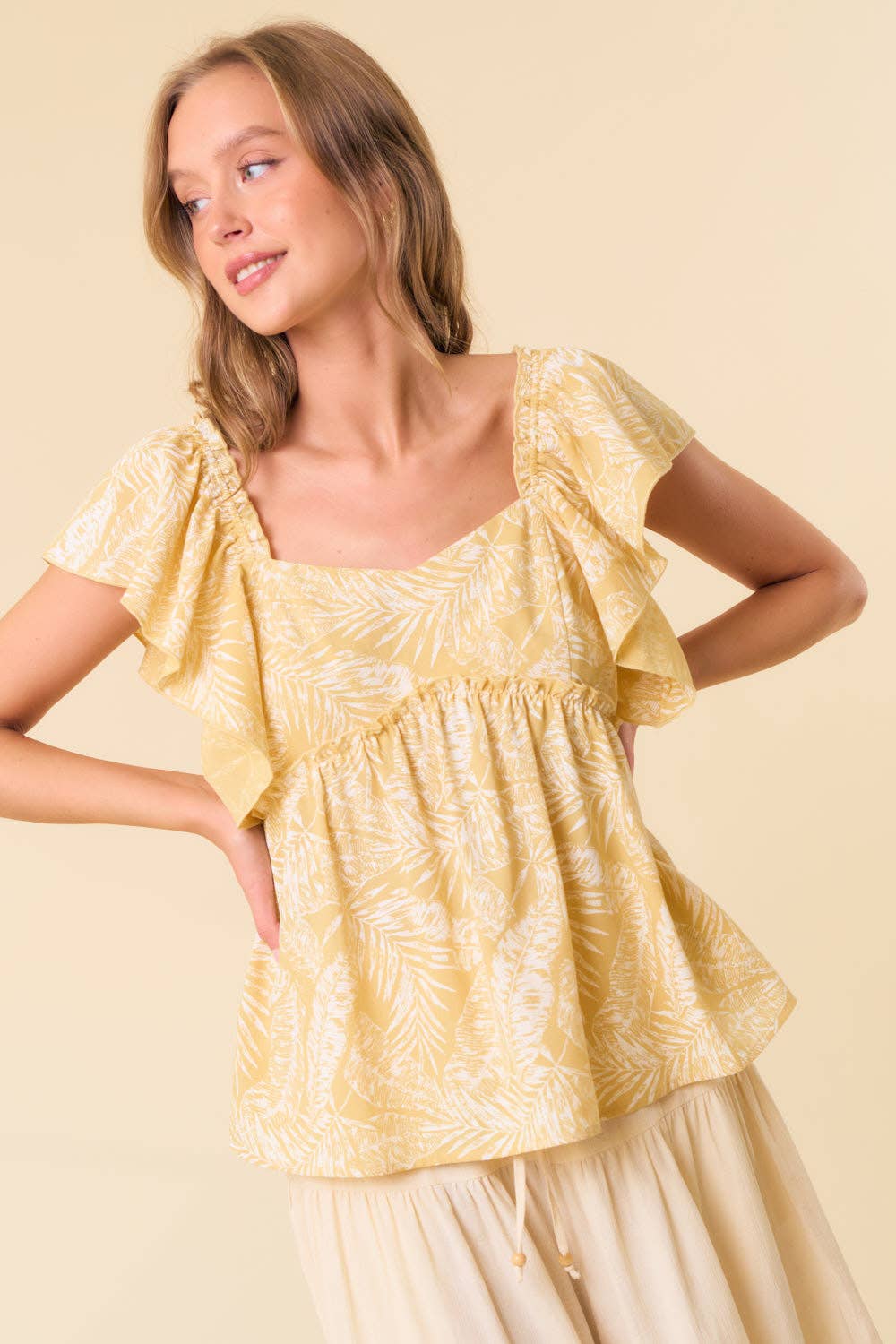 PALM LEAF PRINTED BUTTERFLY SLEEVE BABYDOLL TOP