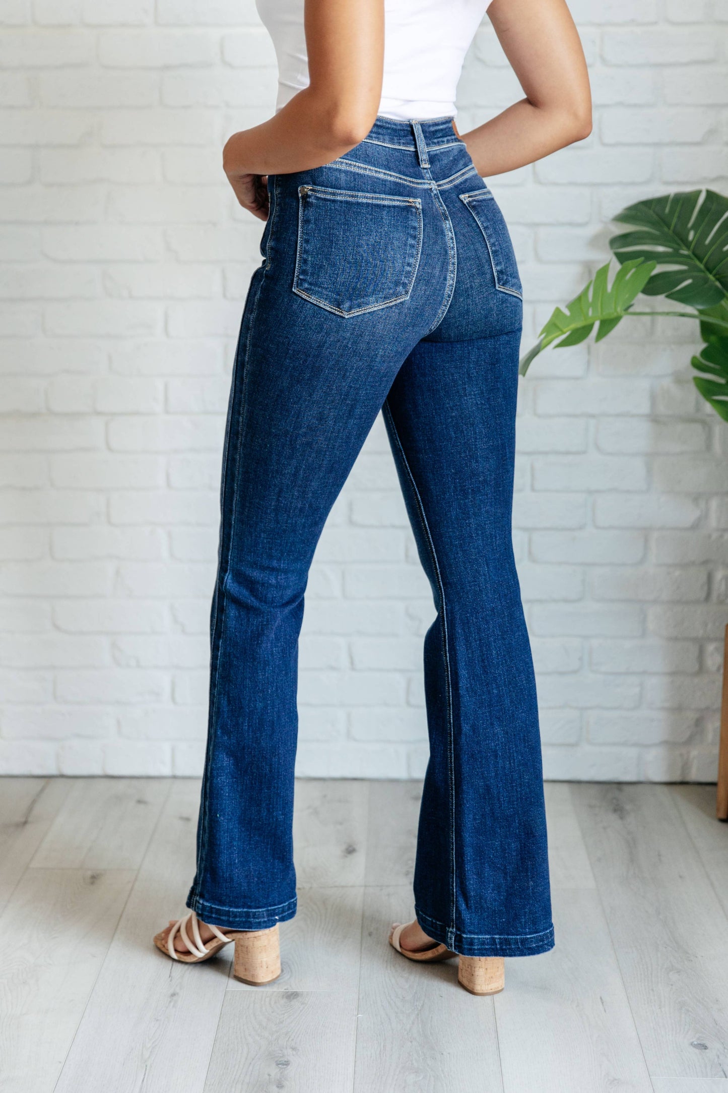 Judy Blue High Rise Side Seam Detail Flare Jeans: 13/31