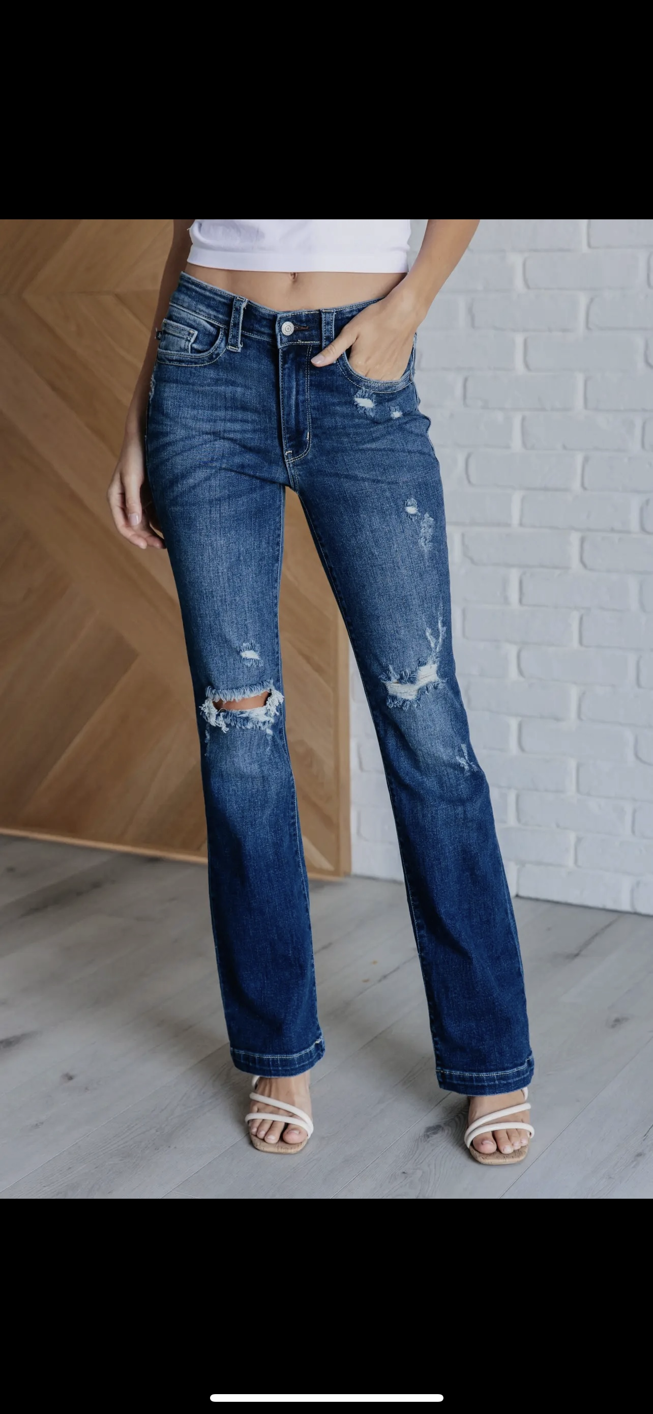 Judy Blue Mid Distressed Bootcut Jeans: 11/30