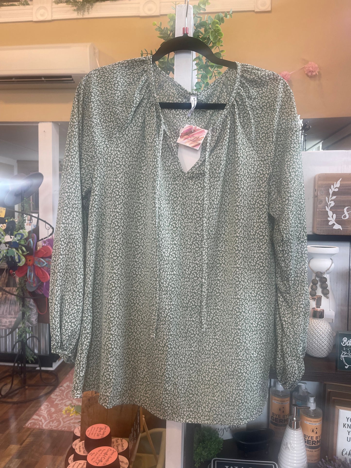 WW- floral print peasant blouse- green